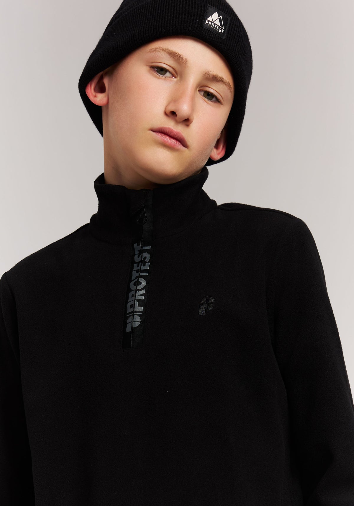 PROTEST Reperfecty JR Midlayers 1/4 Zip | True Black