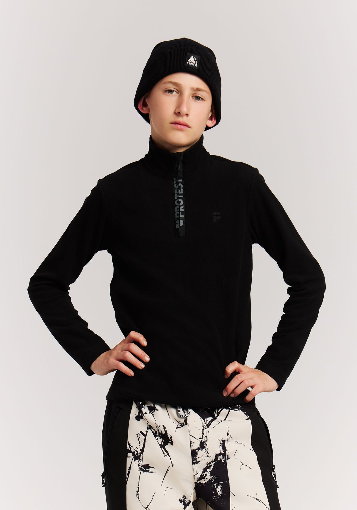 PROTEST Reperfecty JR Midlayers 1/4 Zip | True Black