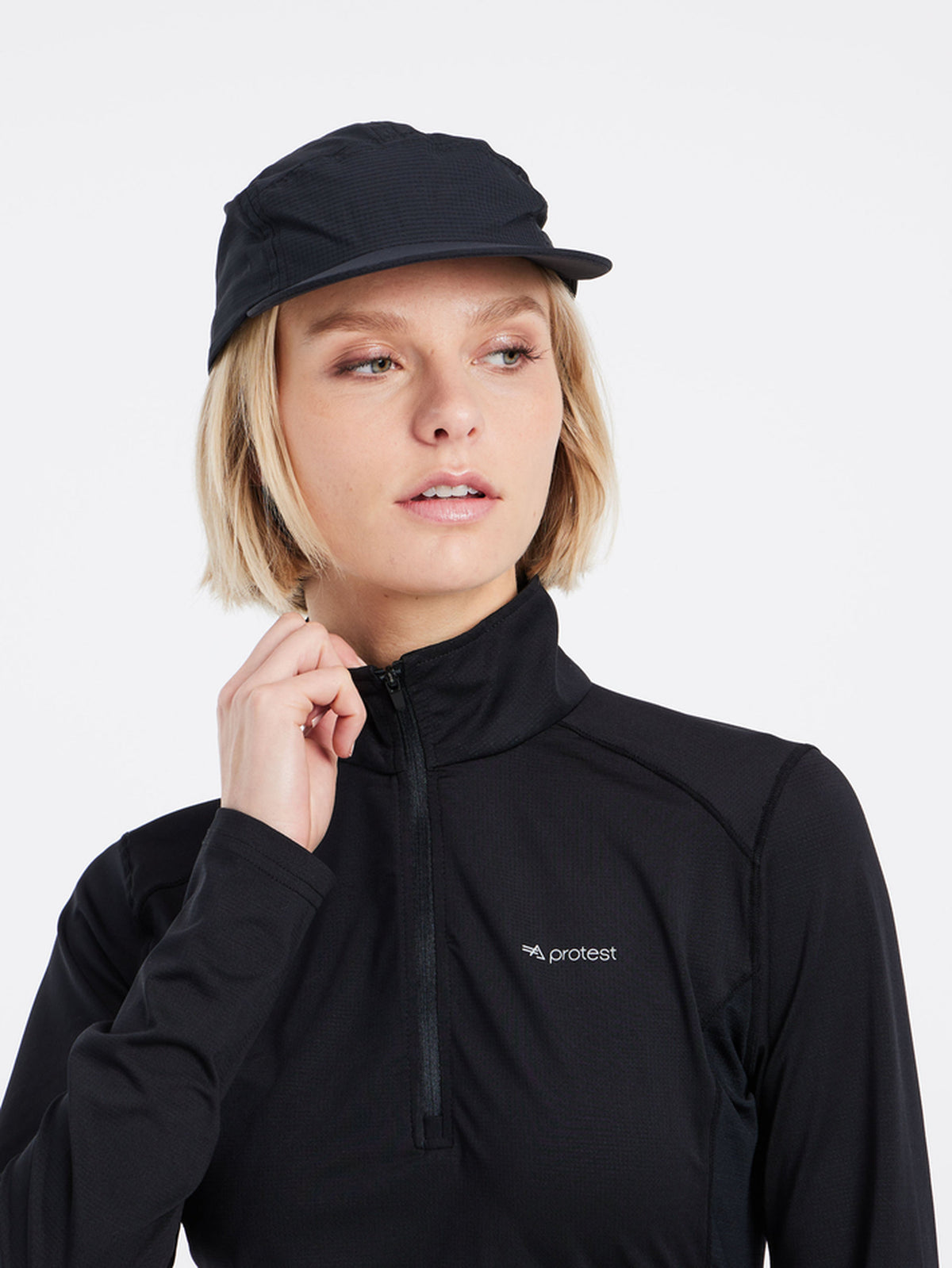 PROTEST PRTSENNA 1/4 Zip Top | True Black