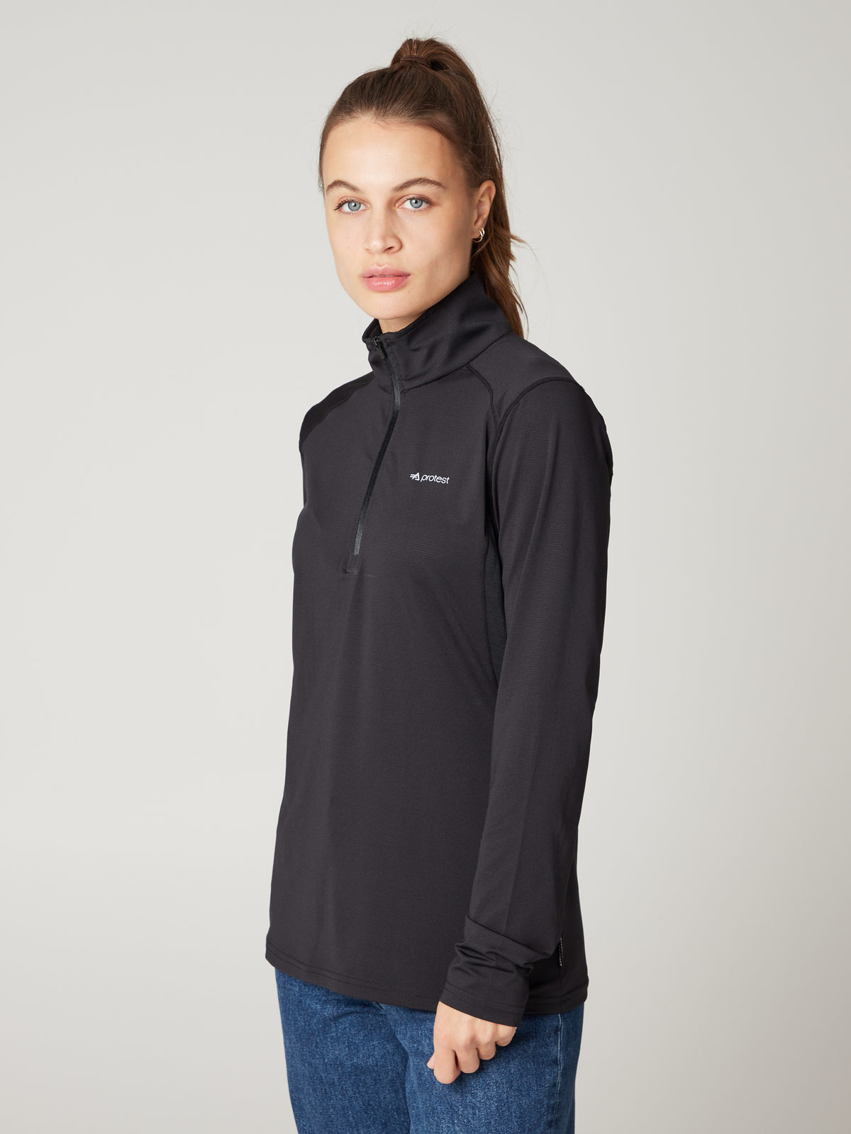 PROTEST PRTSENNA 1/4 Zip Top | True Black