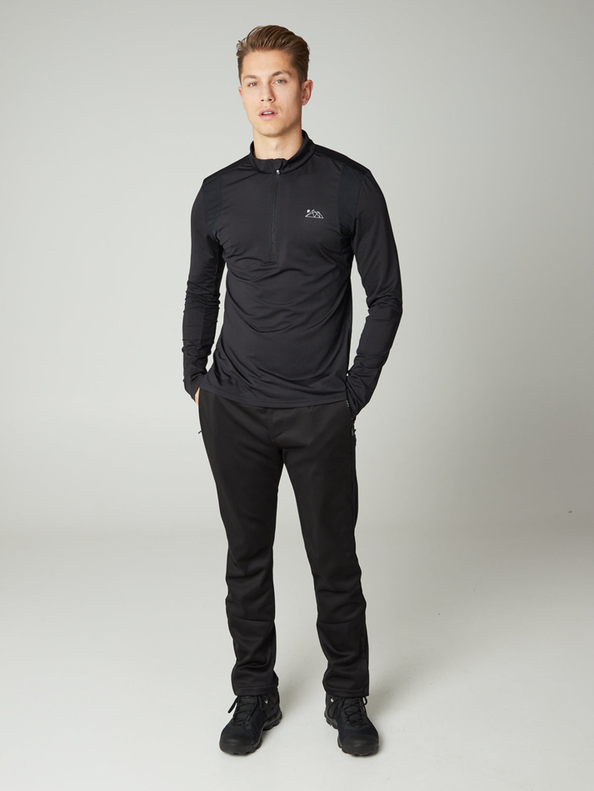 PROTEST PRTSTRAYED 1/4 Zip Top | True Black