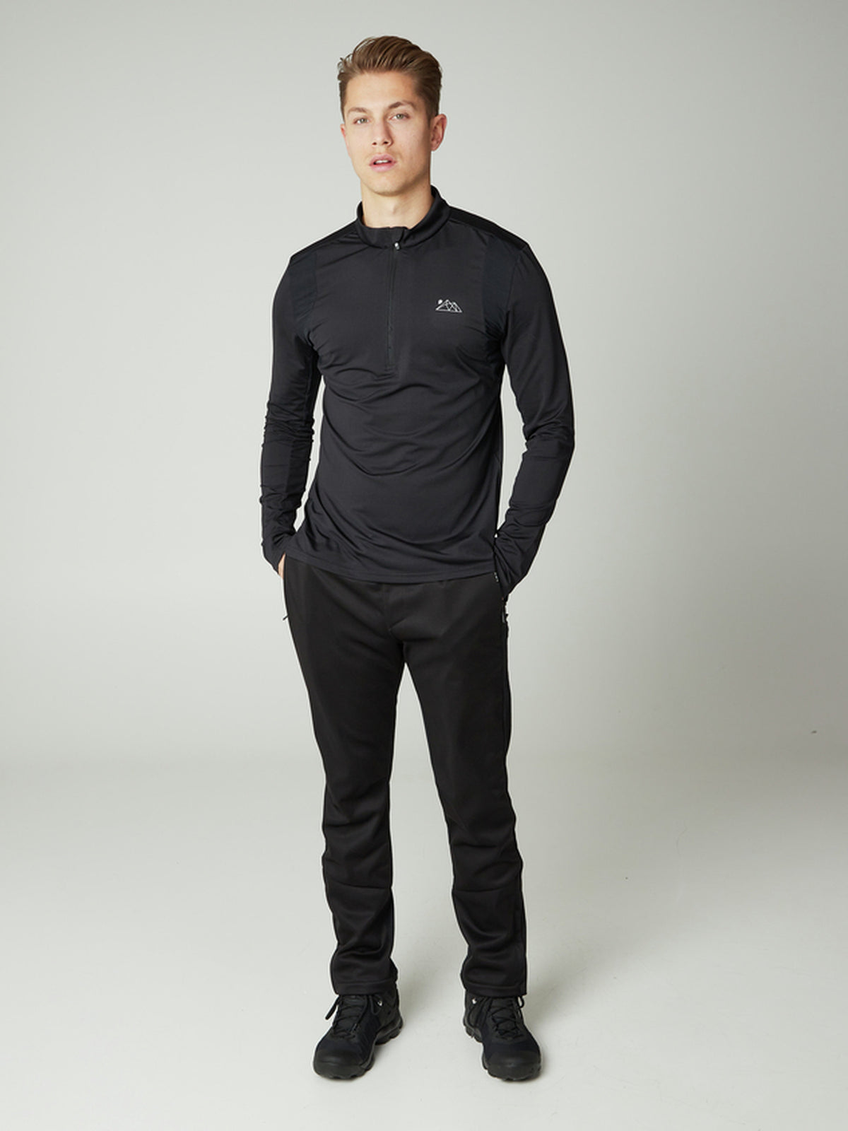 PROTEST PRTSTRAYED 1/4 Zip Top | True Black