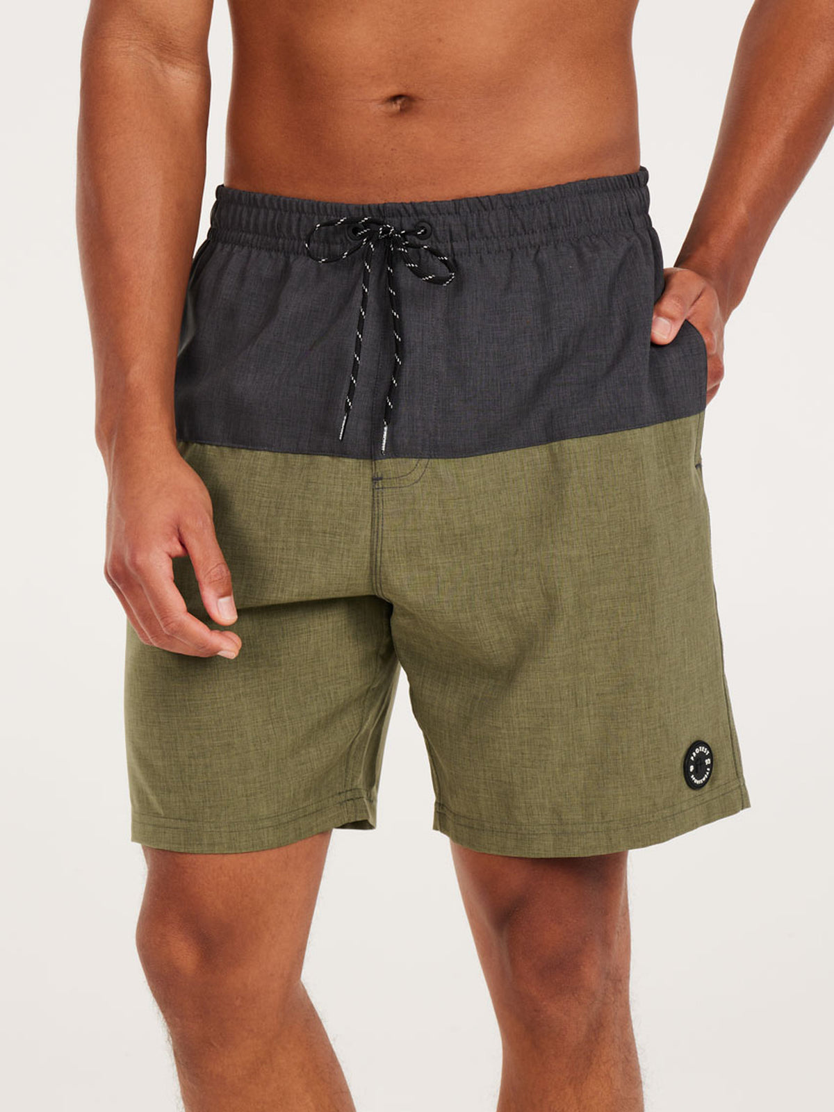 PROTEST PRTHELI beachshort | True Black