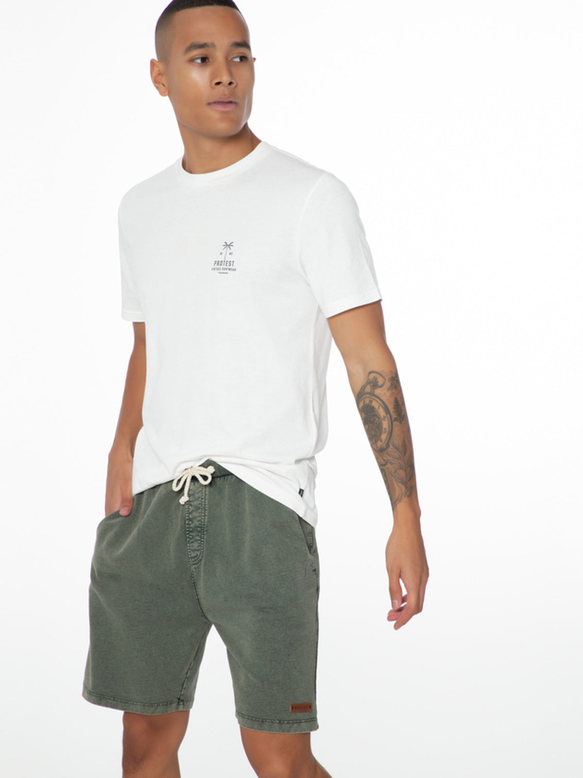 PROTEST CARVER Jogging Shorts | Camo Green