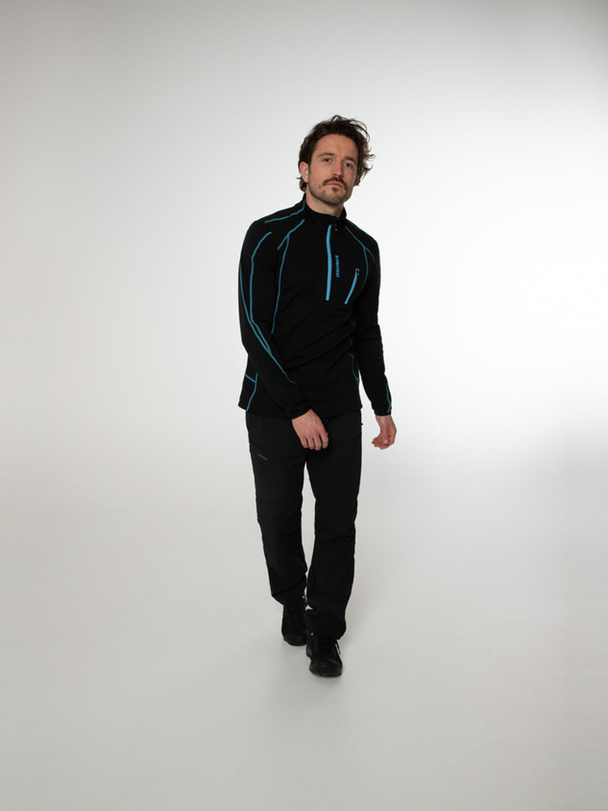 PROTEST HUMANS 1/4 zip top | True Black