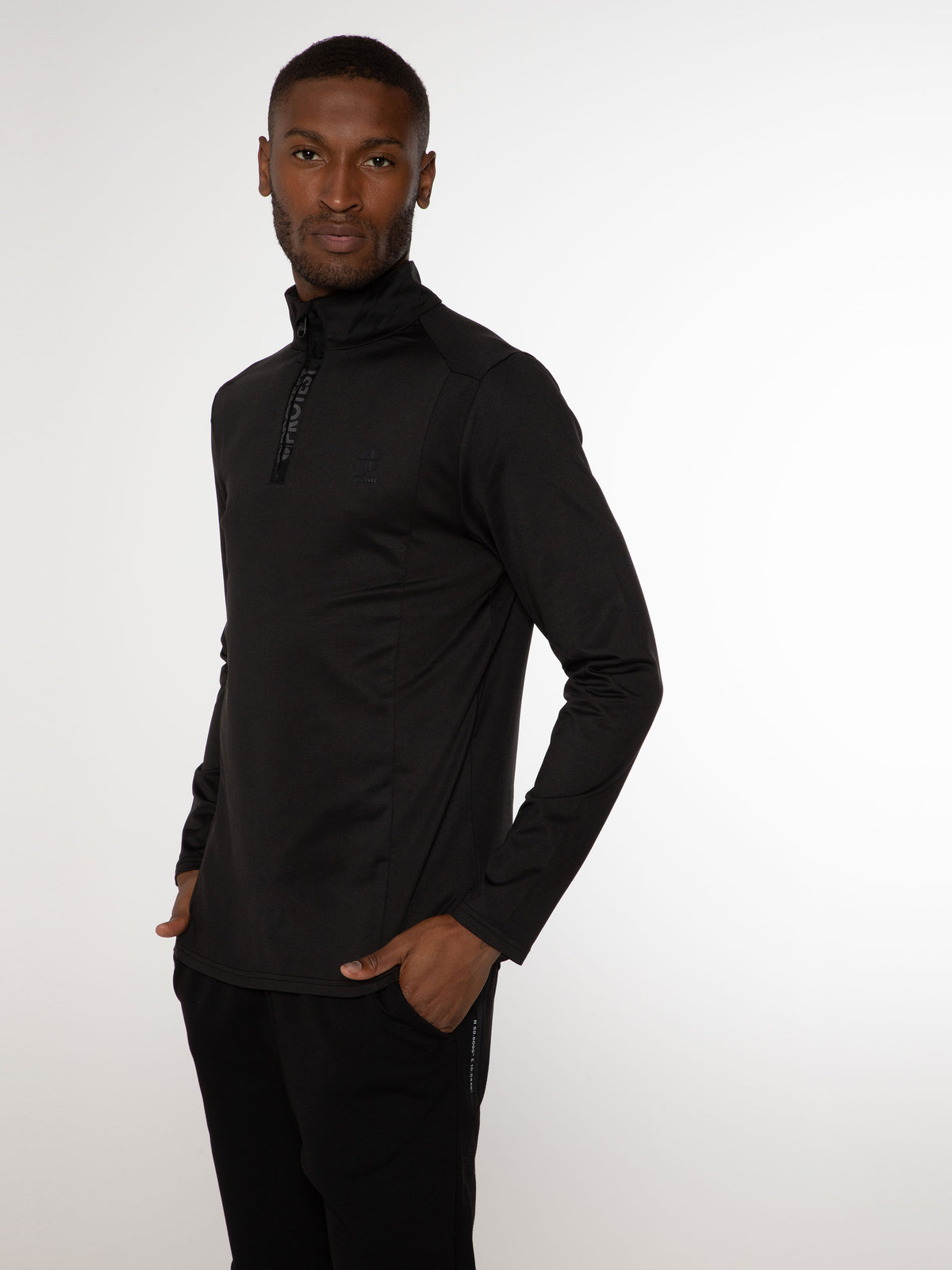 PROTEST REWILL 1/4 Zip Active Top | True Black