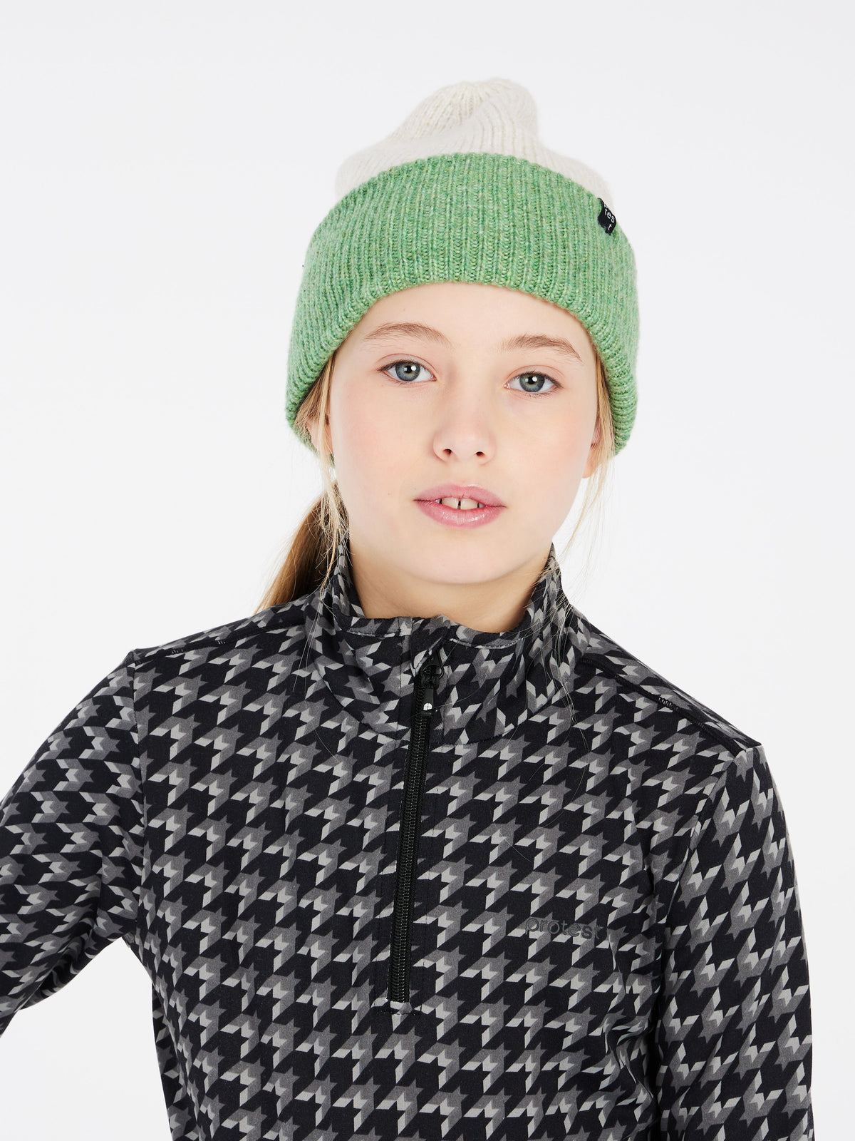 PROTEST PRTBETTE JR 1/4 zip activ | True Black