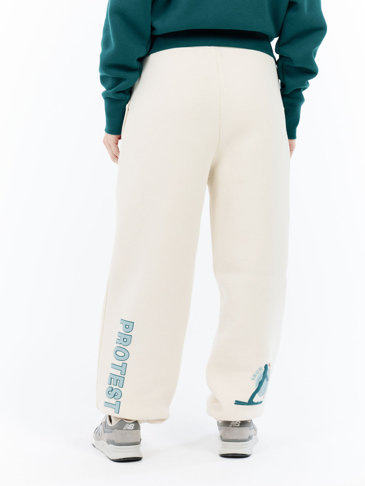 PROTEST PRTJessy Outdoor trousers | Kitoffwhite