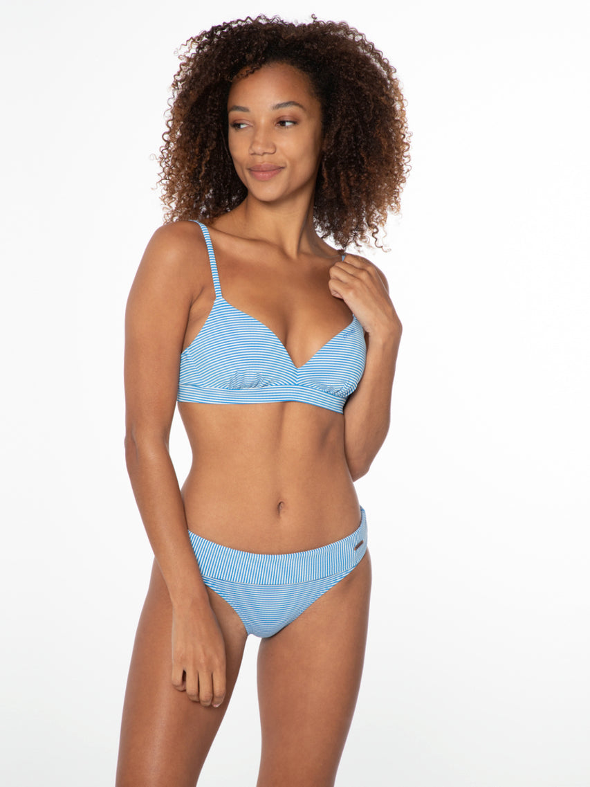 7610421_407_model_front-half_01