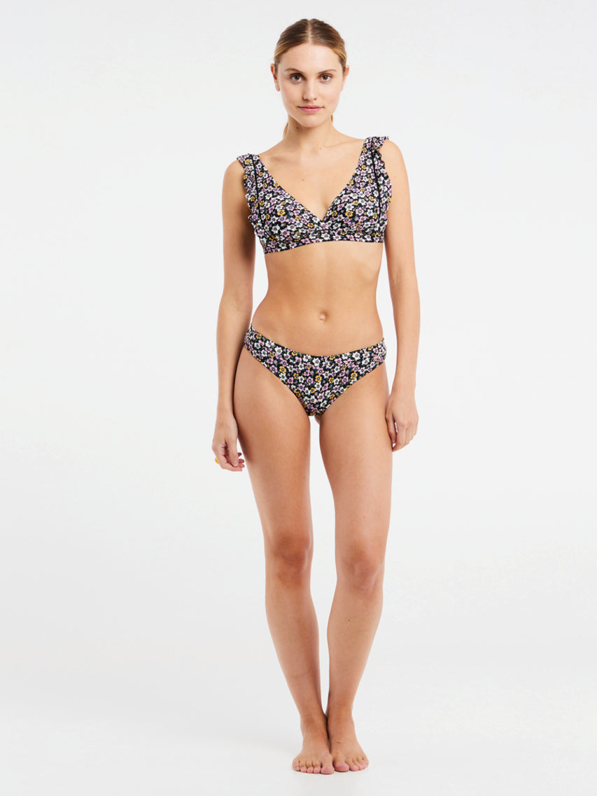 7616131_290_model_front-full_01