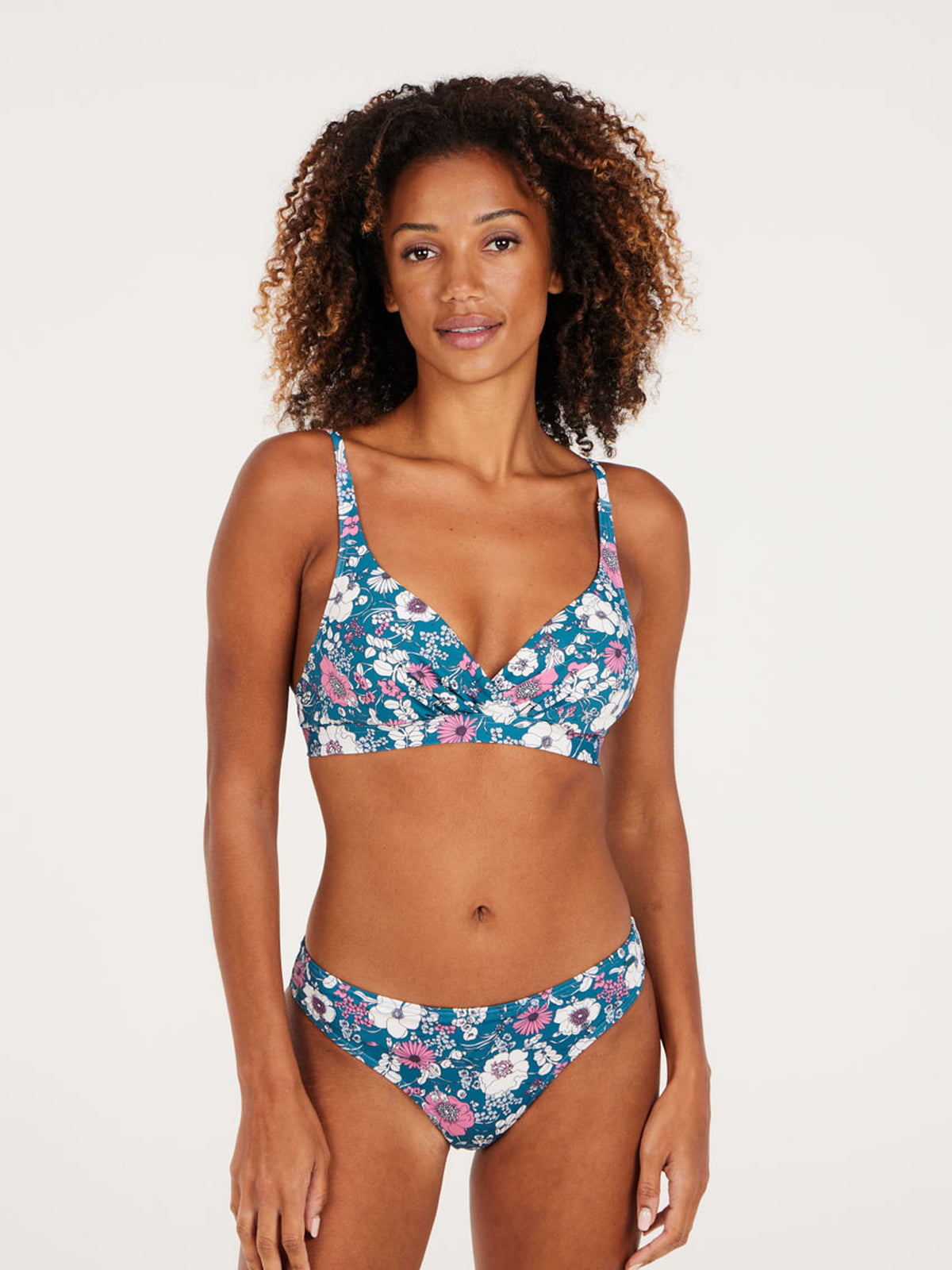 7621043_394_model_front-half_01